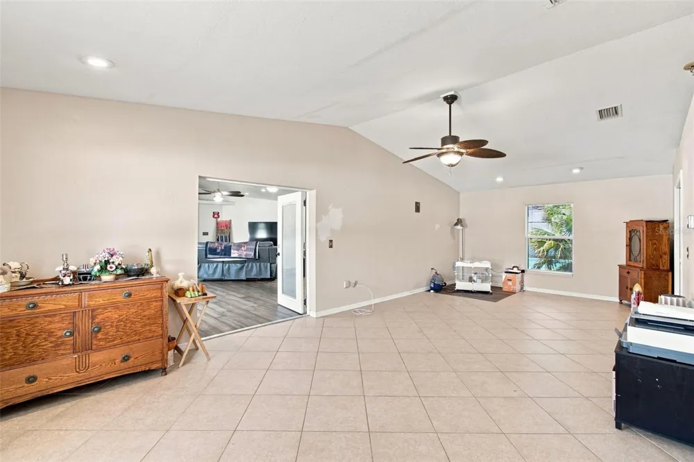 2219 NEW JERSEY RD Lakeland, FL 33803