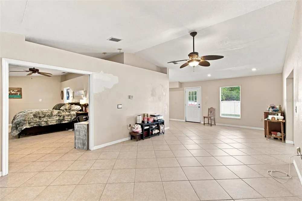 2219 NEW JERSEY RD Lakeland, FL 33803
