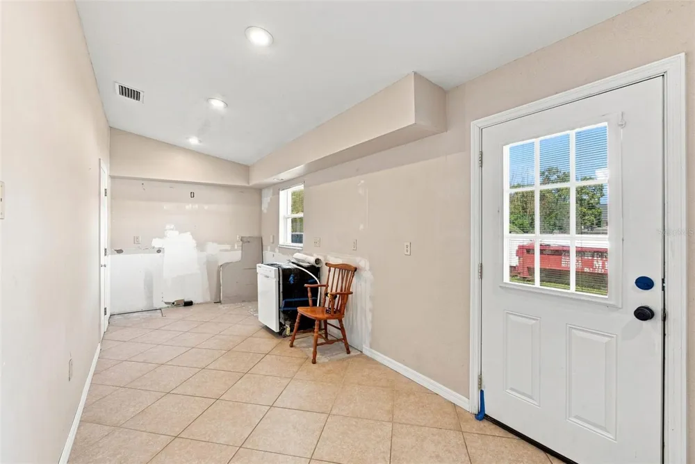 2219 NEW JERSEY RD Lakeland, FL 33803