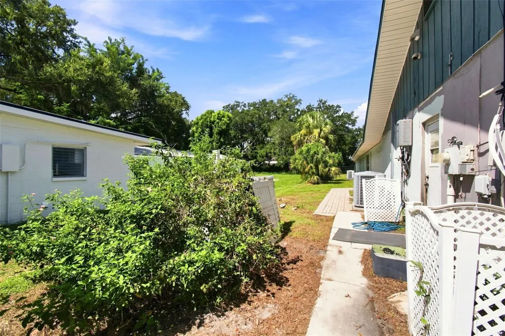2219 NEW JERSEY RD Lakeland, FL 33803