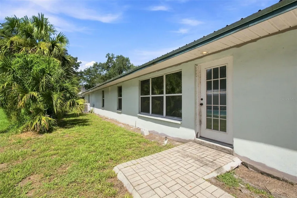2219 NEW JERSEY RD Lakeland, FL 33803
