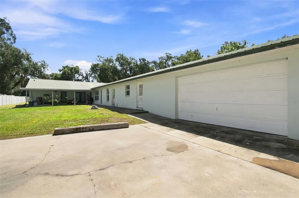 2219 NEW JERSEY RD Lakeland, FL 33803