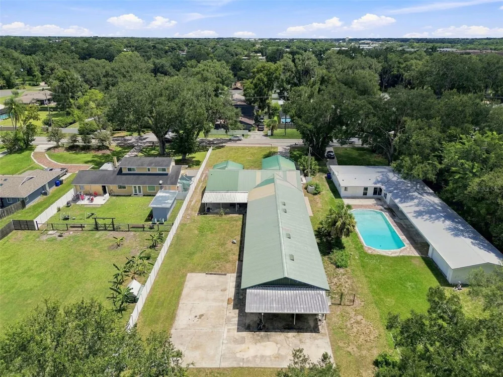 2219 NEW JERSEY RD Lakeland, FL 33803