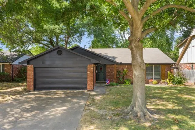 1928 W Nashville Street Broken Arrow, OK 74012