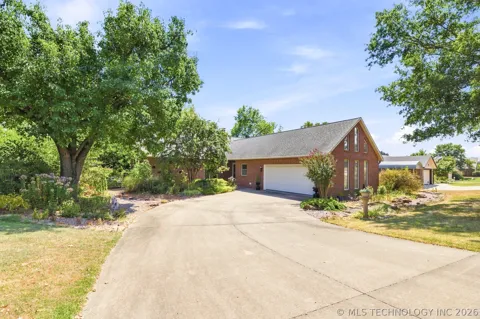 1022 Douglas Drive