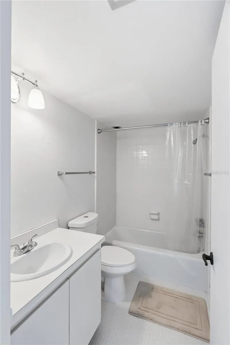 4485 GULF OF MEXICO DRIVE #402 Longboat Key, FL 34228
