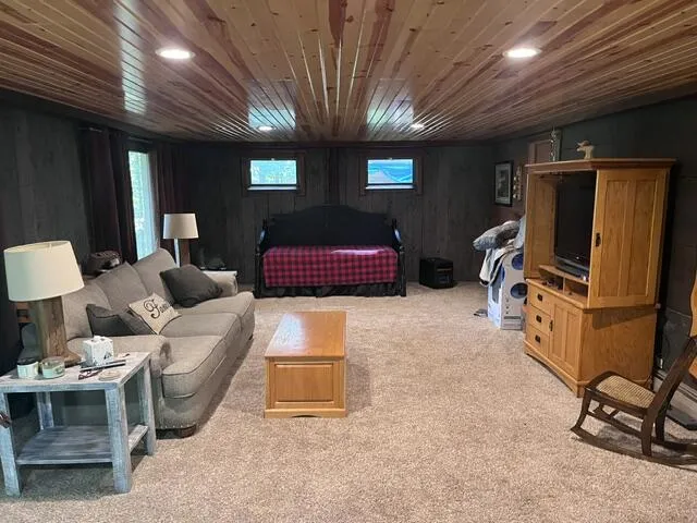 2235 Siuda Road Manistee, MI 49660