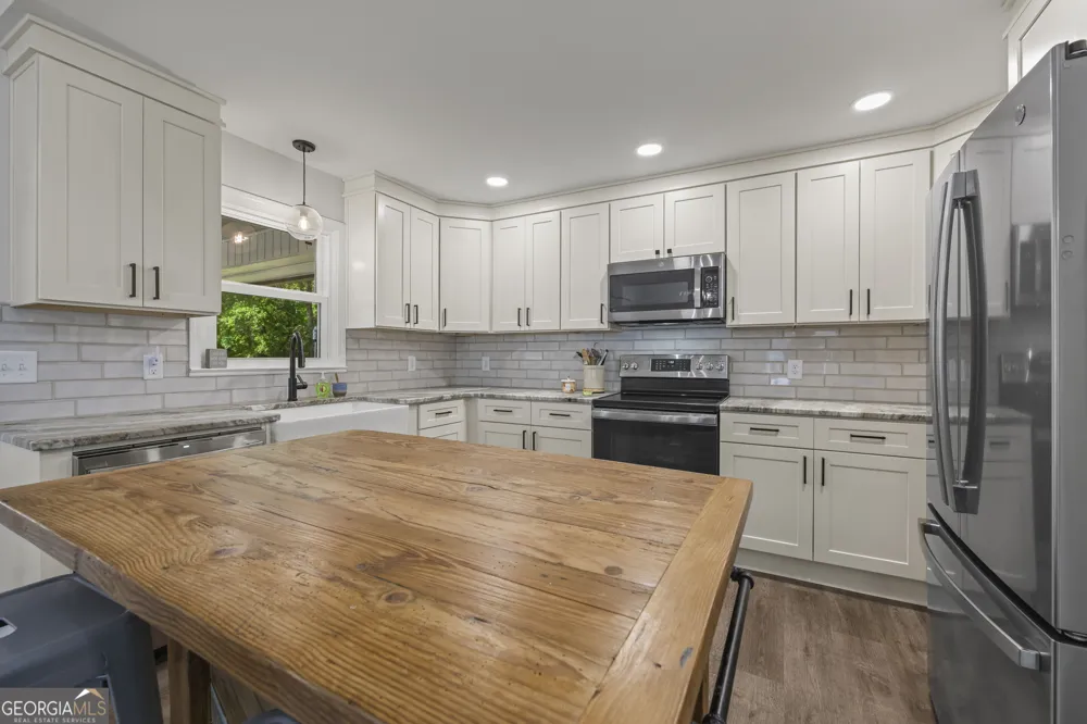 55 Emory DR Hartwell, GA 30643