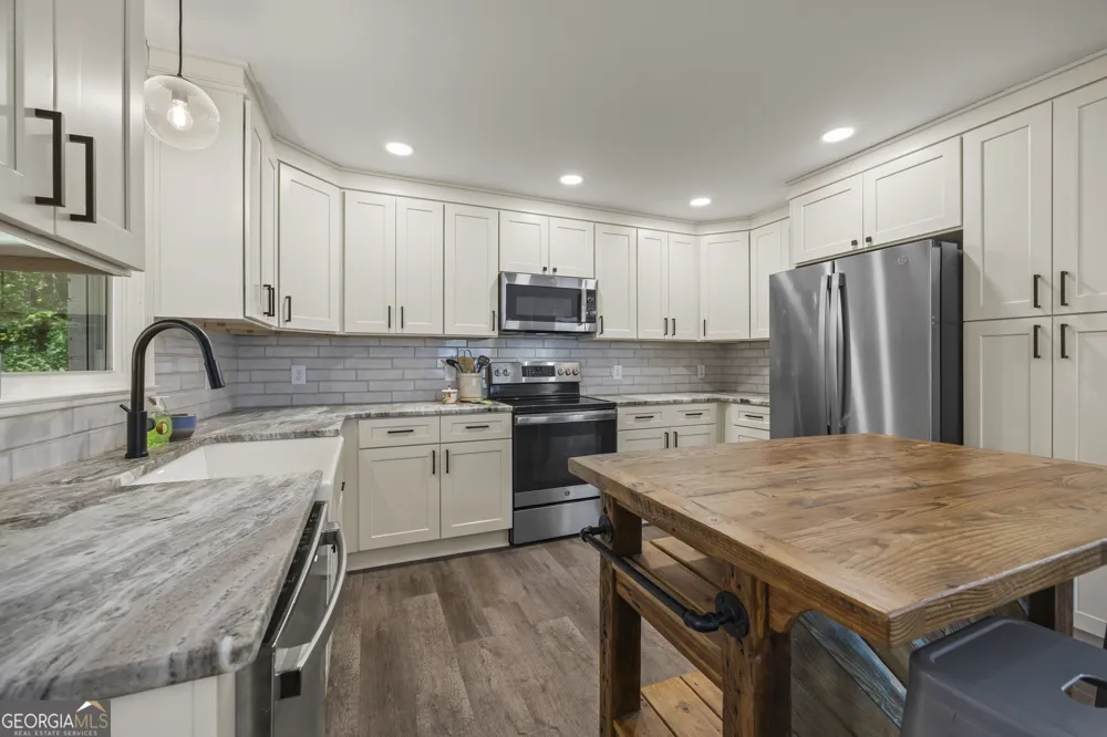 55 Emory DR Hartwell, GA 30643