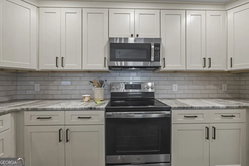 55 Emory DR Hartwell, GA 30643