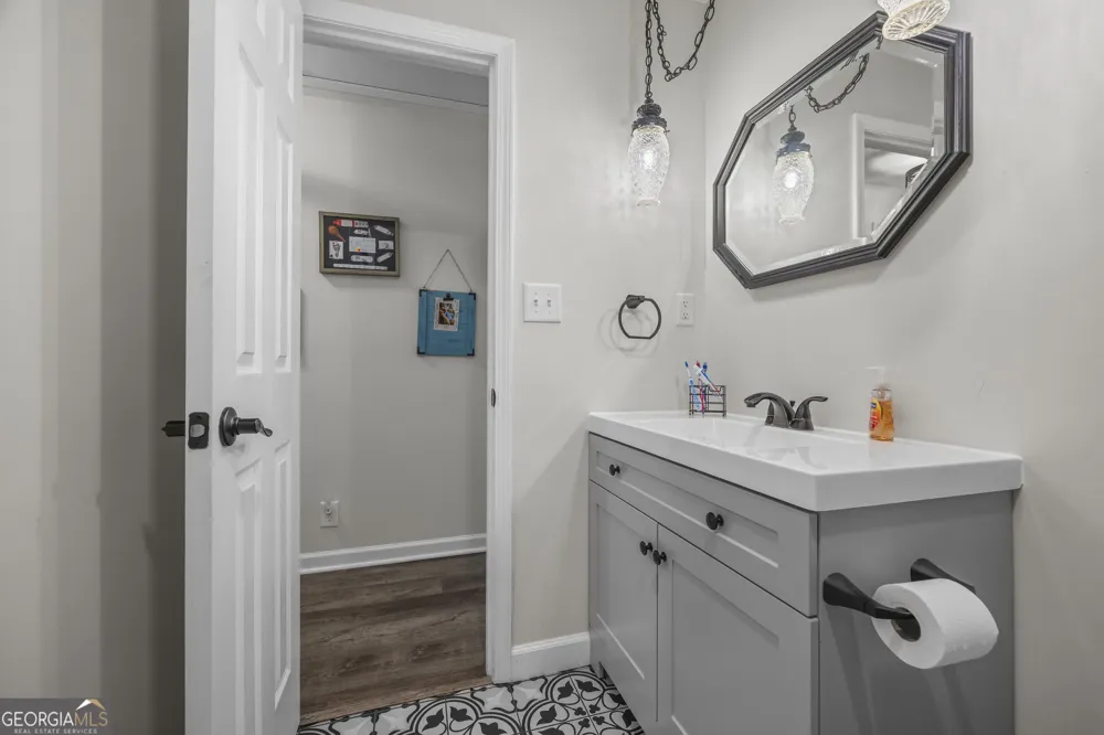 55 Emory DR Hartwell, GA 30643