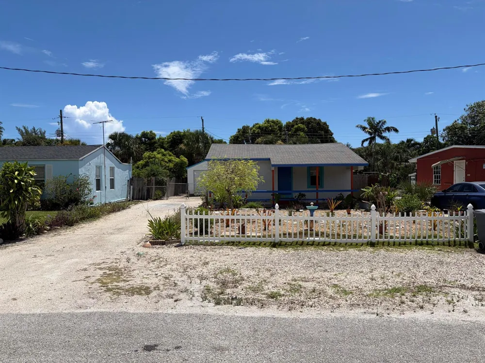 3578 OLD DIXIE Highway Delray Beach, FL 33483