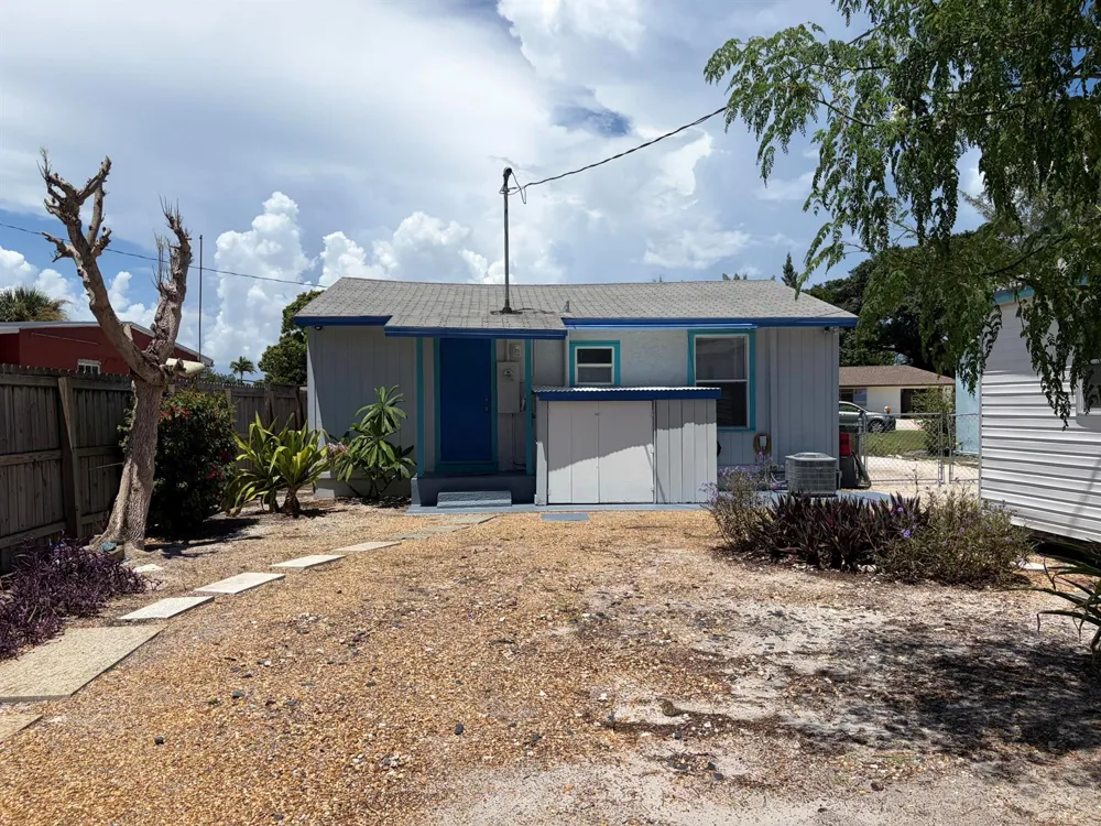 3578 OLD DIXIE Highway Delray Beach, FL 33483