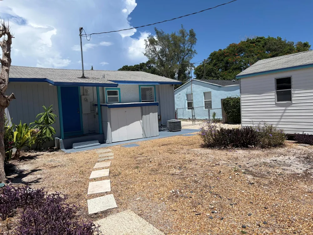 3578 OLD DIXIE Highway Delray Beach, FL 33483