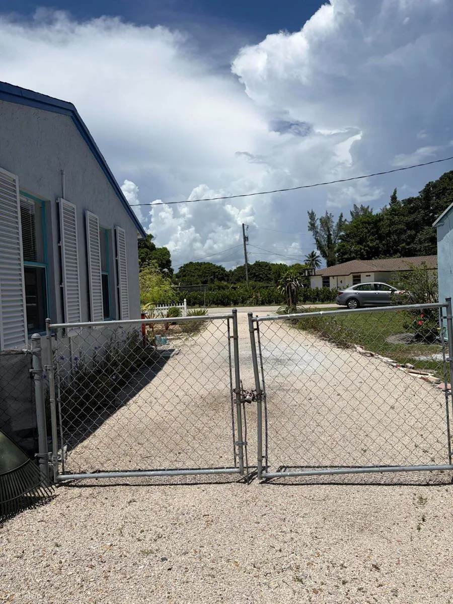 3578 OLD DIXIE Highway Delray Beach, FL 33483