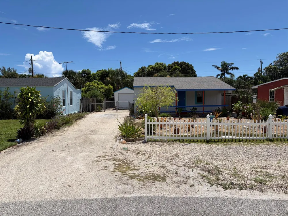 3578 OLD DIXIE Highway Delray Beach, FL 33483