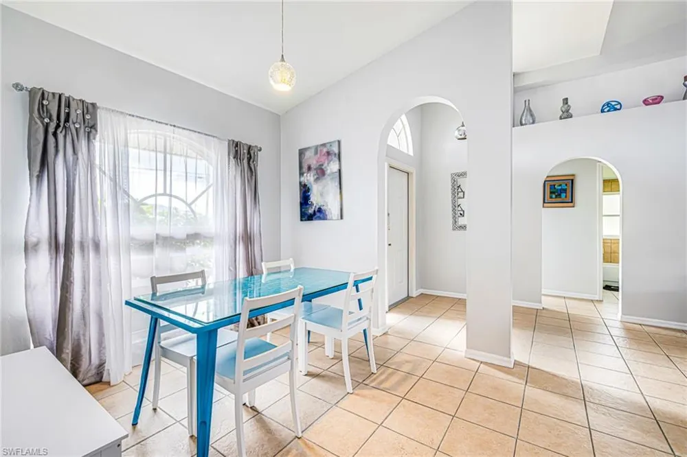 2203 NE 28th Street Cape Coral, FL 33909