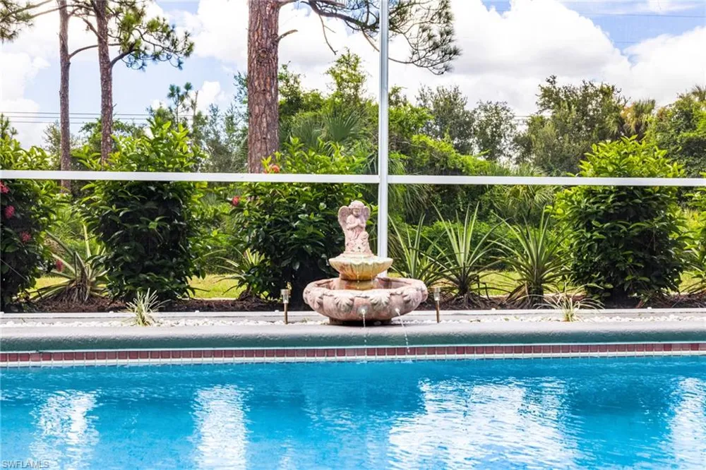 2203 NE 28th Street Cape Coral, FL 33909