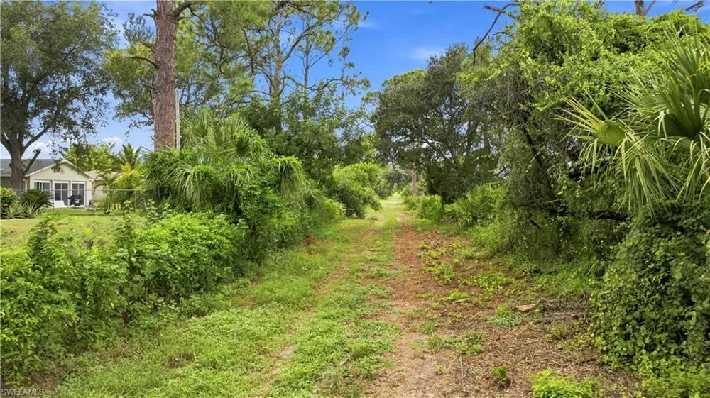 2203 NE 28th Street Cape Coral, FL 33909