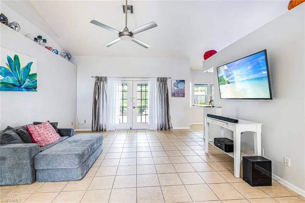2203 NE 28th Street Cape Coral, FL 33909