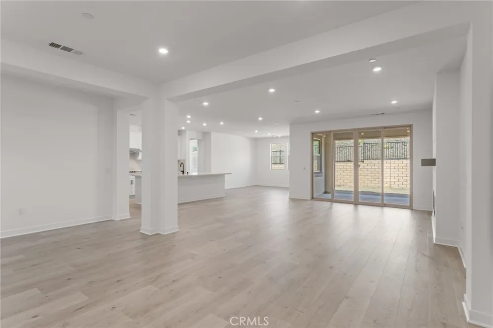 1381 Amanda Glen S Escondido, CA 92029
