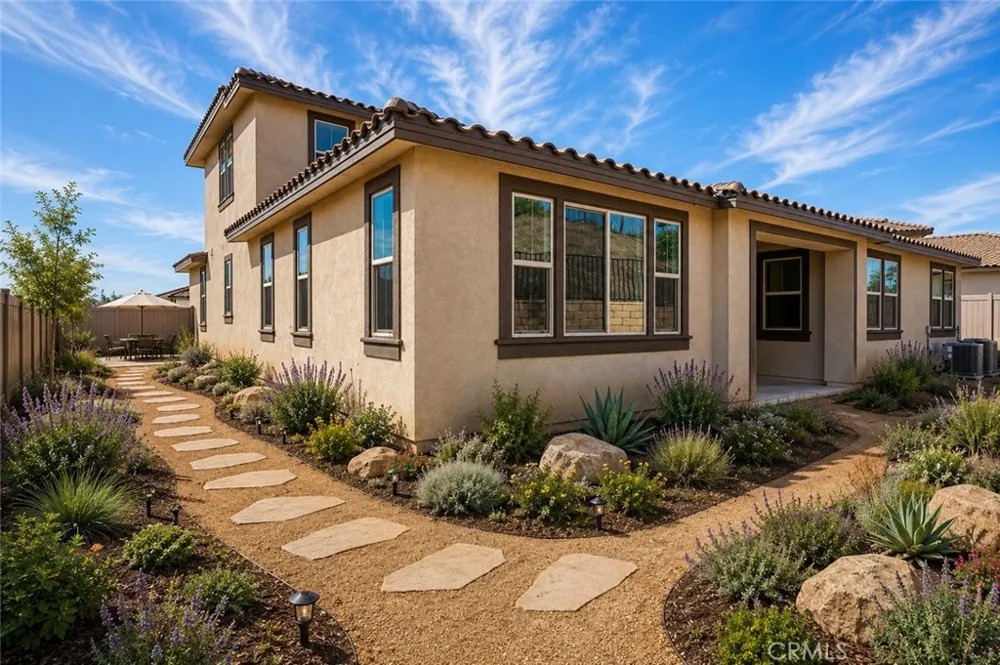 1381 Amanda Glen S Escondido, CA 92029