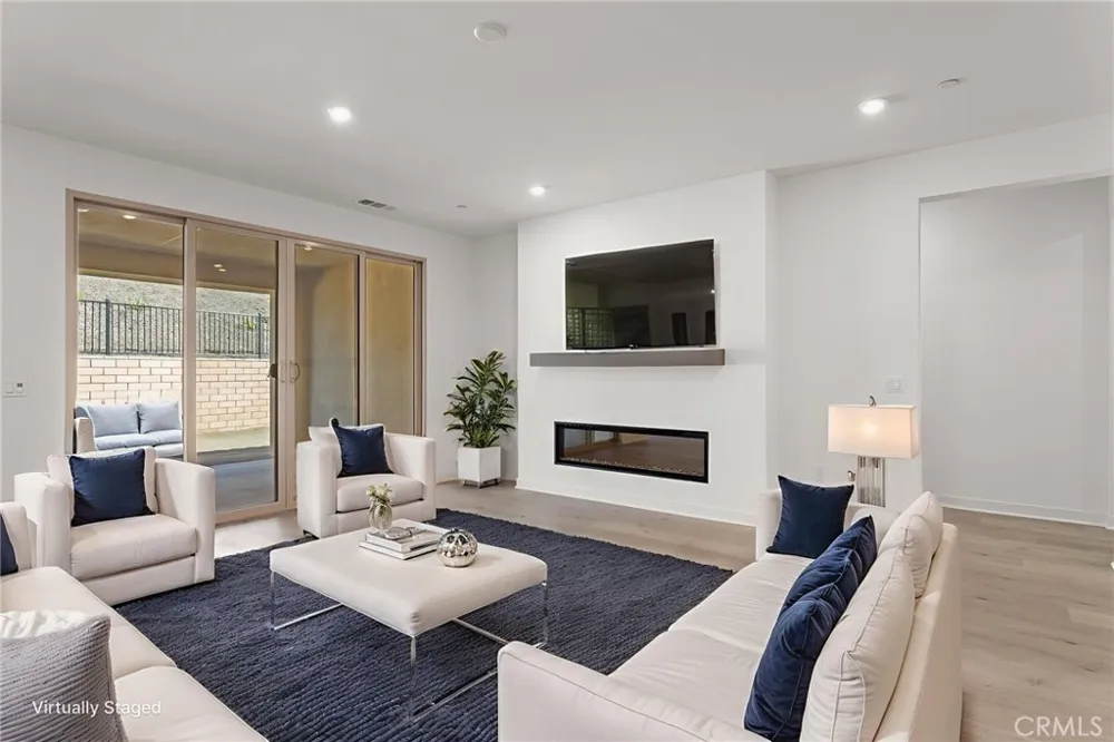 1381 Amanda Glen S Escondido, CA 92029