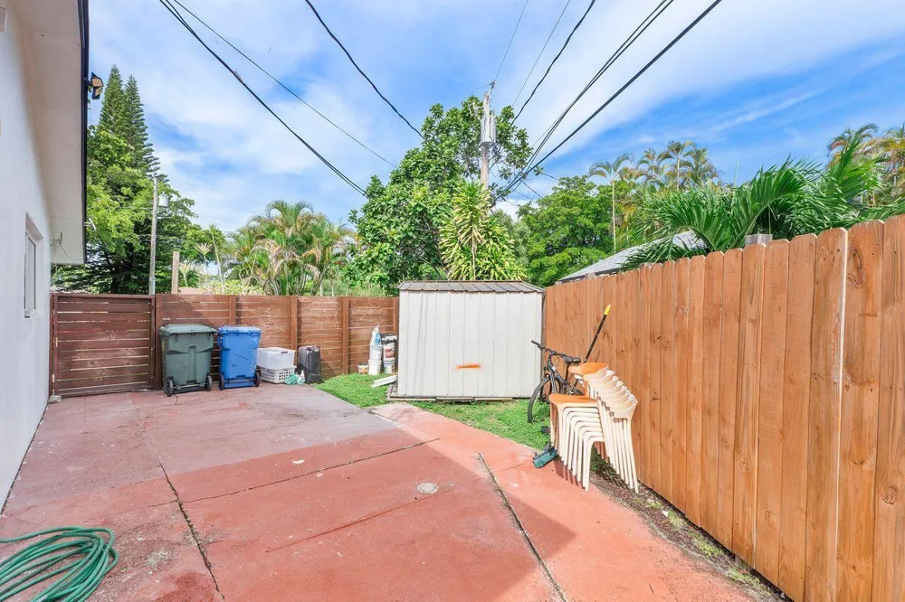 3557 LLOYD DRIVE Oakland Park, FL 33309