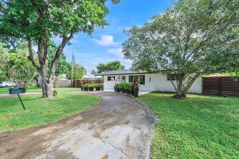 3557 LLOYD DRIVE Oakland Park, FL 33309