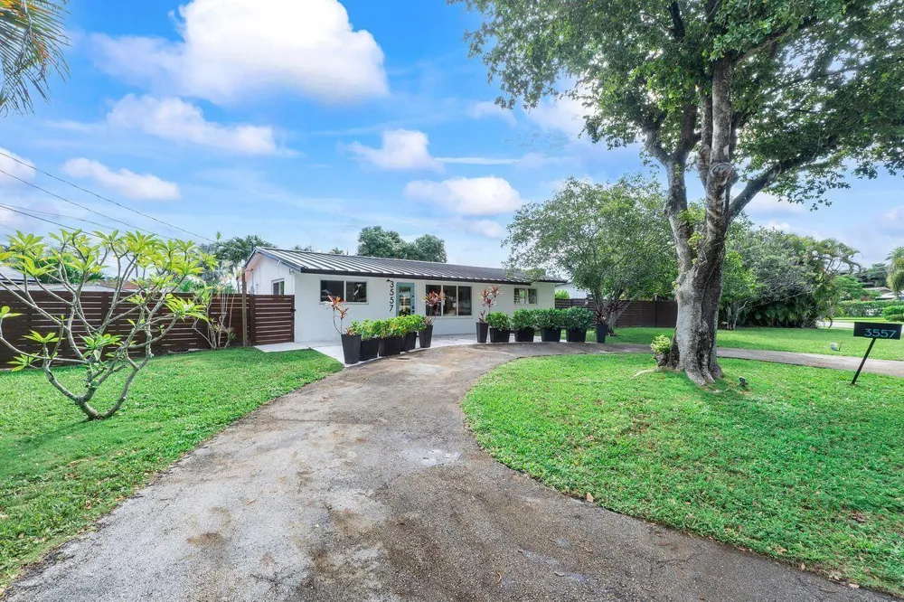 3557 LLOYD DRIVE Oakland Park, FL 33309