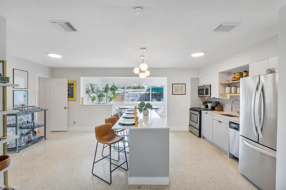 3557 LLOYD DRIVE Oakland Park, FL 33309
