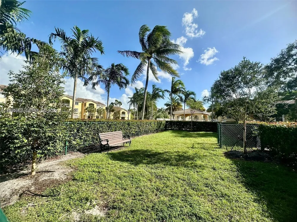 2620 S University Dr #105 Davie, FL 33328