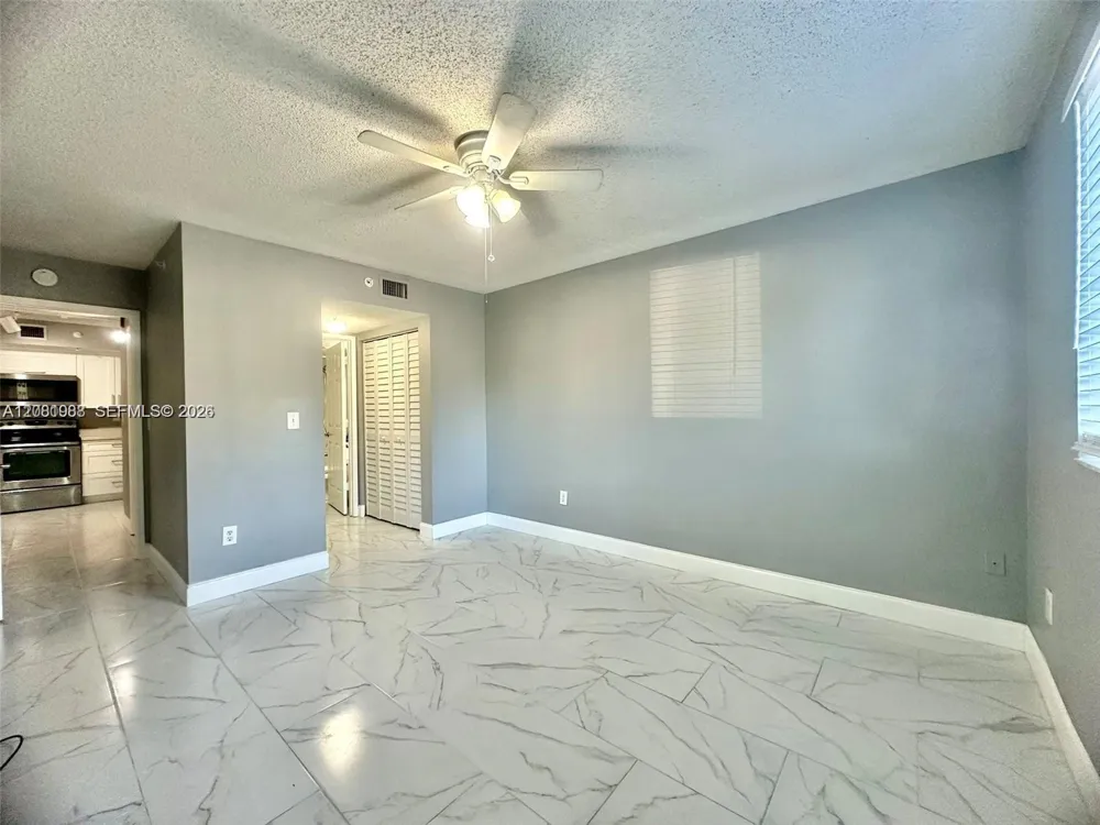 2620 S University Dr #105 Davie, FL 33328