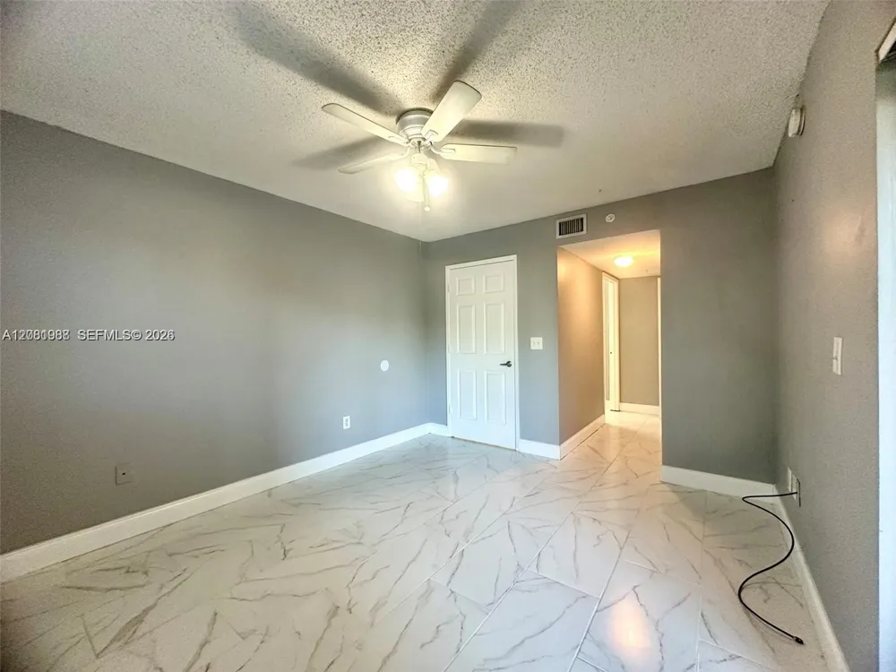 2620 S University Dr #105 Davie, FL 33328