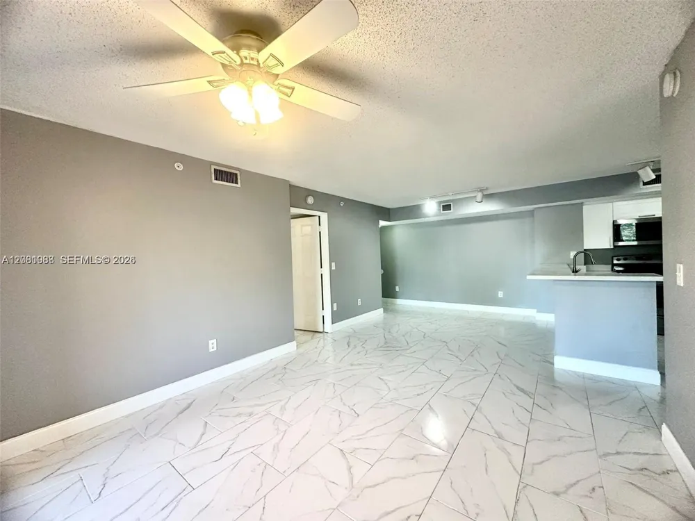 2620 S University Dr #105 Davie, FL 33328