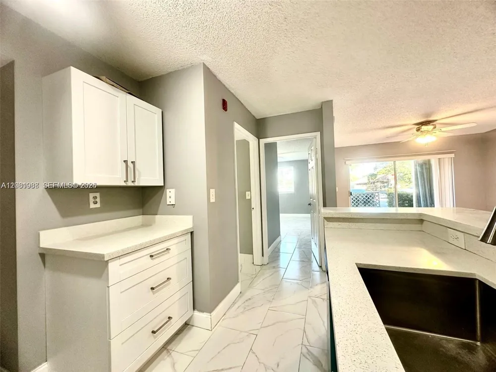 2620 S University Dr #105 Davie, FL 33328