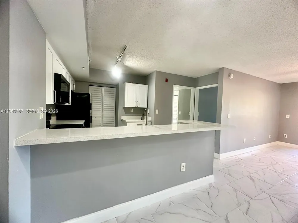 2620 S University Dr #105 Davie, FL 33328