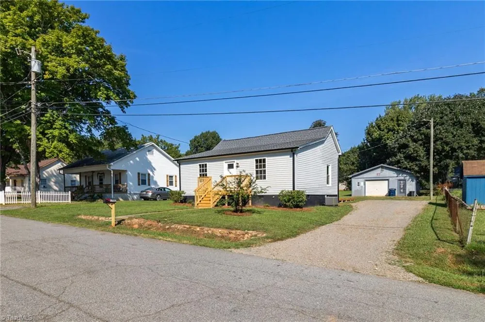 1702 Walford Street Lexington, NC 27292