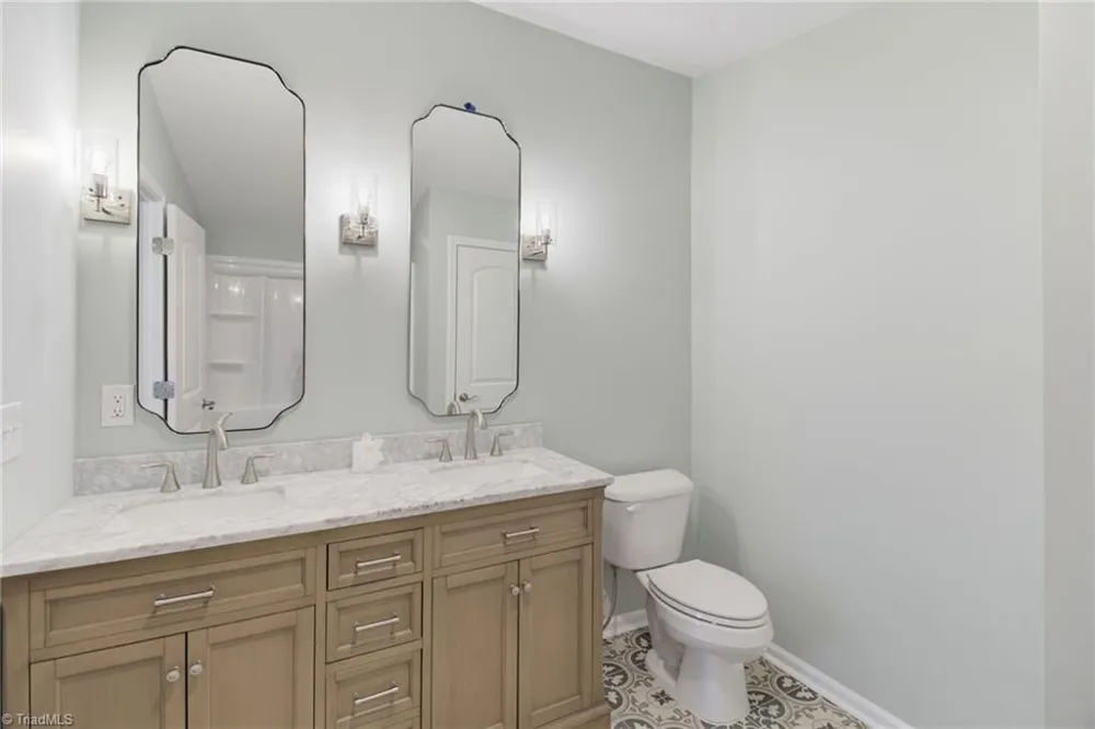 1702 Walford Street Lexington, NC 27292