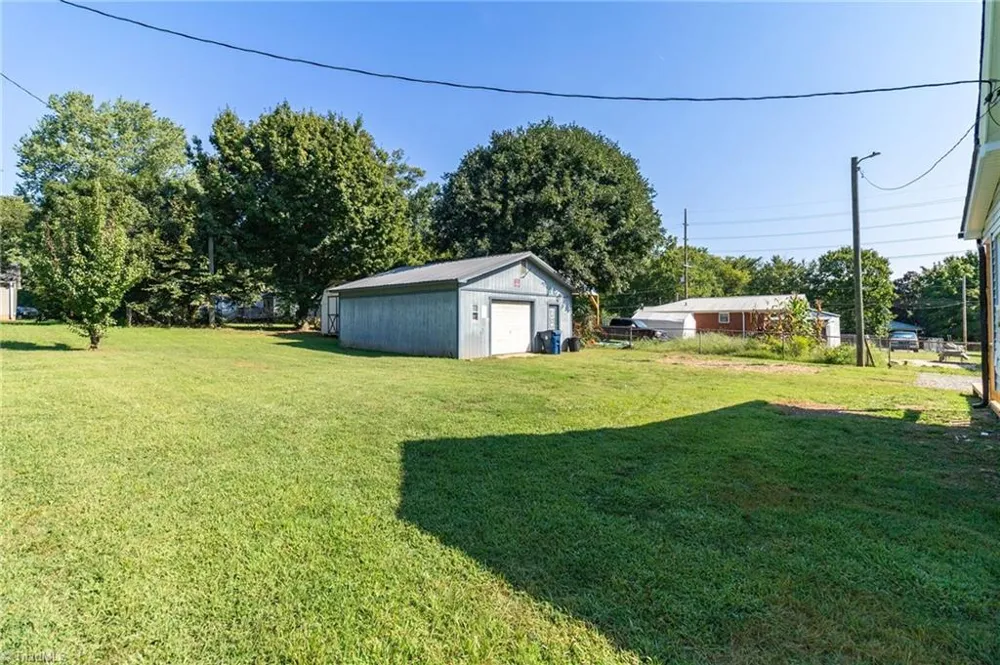 1702 Walford Street Lexington, NC 27292