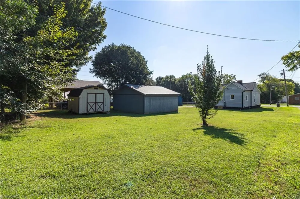 1702 Walford Street Lexington, NC 27292