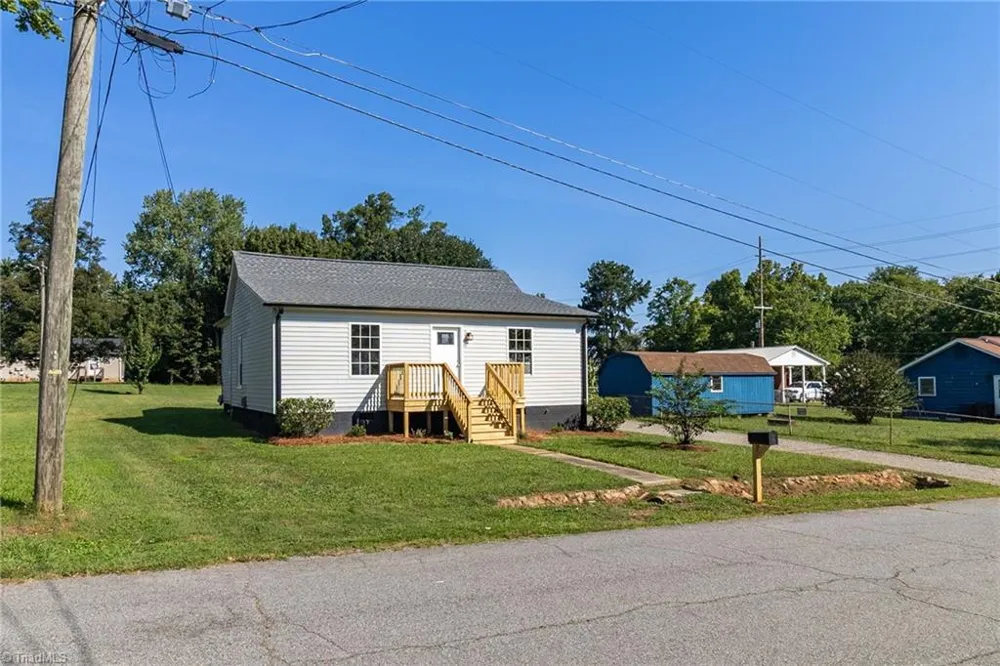 1702 Walford Street Lexington, NC 27292