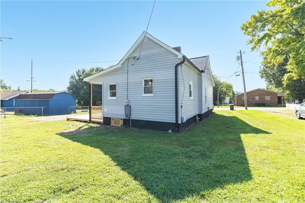 1702 Walford Street Lexington, NC 27292