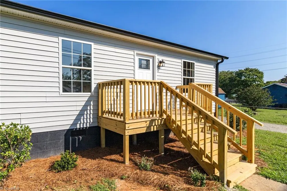 1702 Walford Street Lexington, NC 27292
