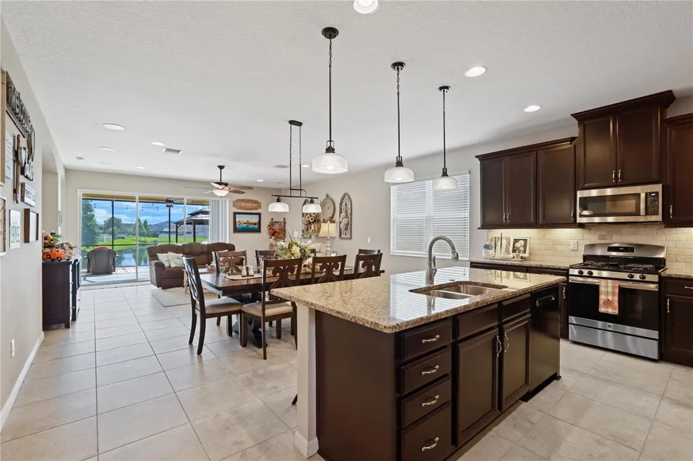 17527 BRIGHT WHEAT DRIVE Lithia, FL 33547