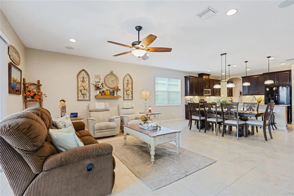 17527 BRIGHT WHEAT DRIVE Lithia, FL 33547