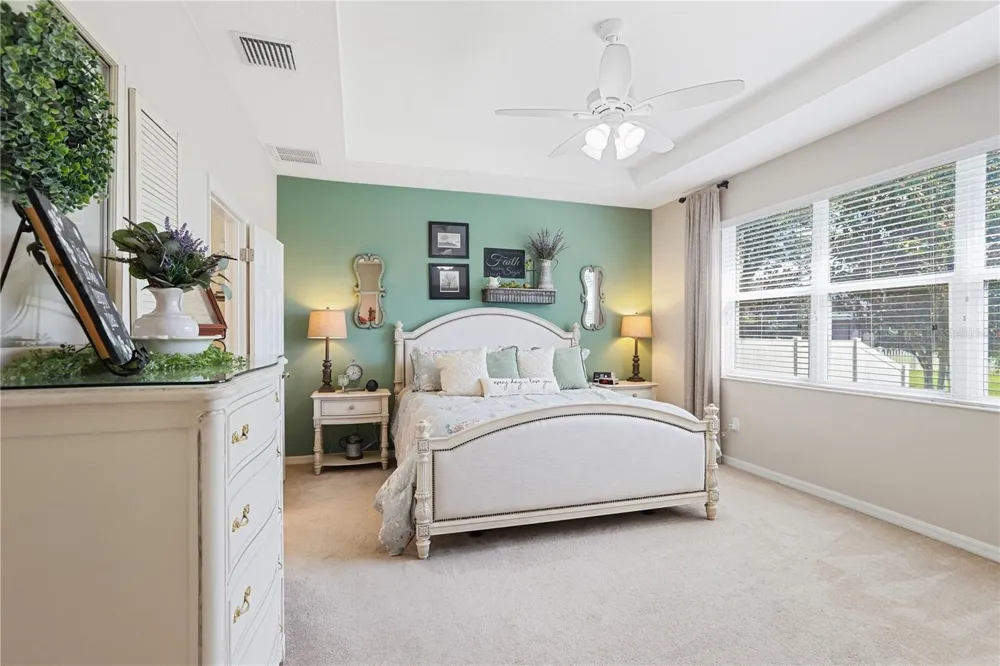 17527 BRIGHT WHEAT DRIVE Lithia, FL 33547