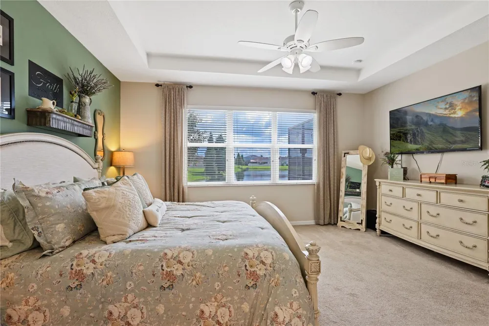 17527 BRIGHT WHEAT DRIVE Lithia, FL 33547