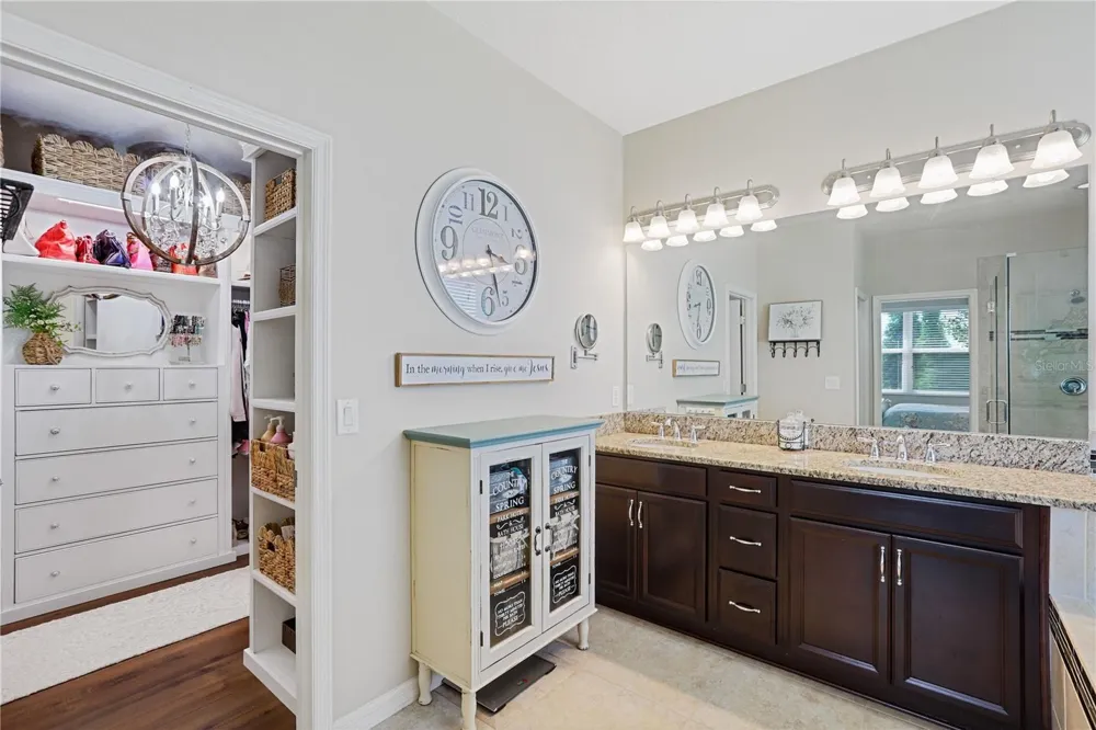 17527 BRIGHT WHEAT DRIVE Lithia, FL 33547