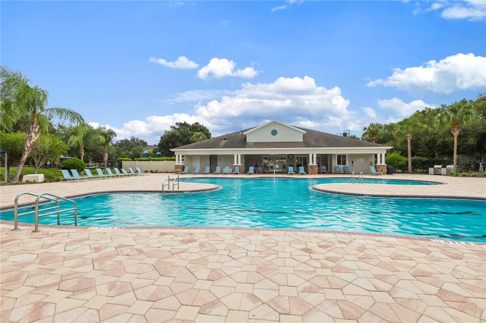 17527 BRIGHT WHEAT DRIVE Lithia, FL 33547